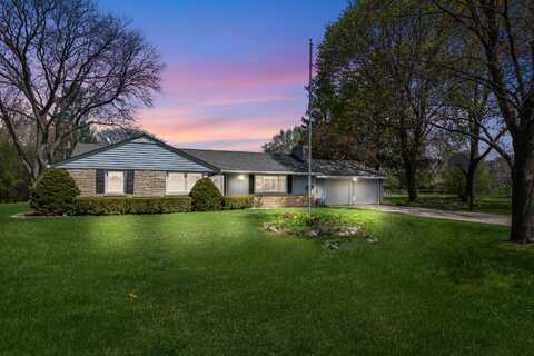 13514 W Cardinal Pkwy, New Berlin, WI 53151