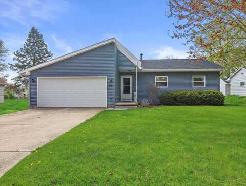 718 Oak Dr, Jefferson, WI 53549
