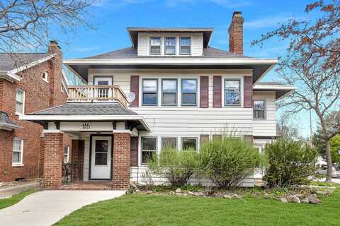 7002 W Wisconsin Ave, Wauwatosa, WI 53213