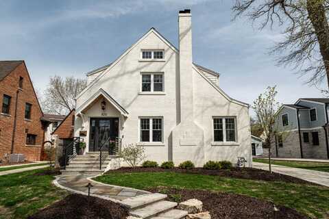 820 E Birch Ave, Whitefish Bay, WI 53217
