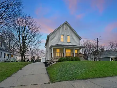 448 W Chestnut St, Port Washington, WI 53074