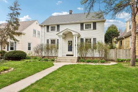 7914 W Lorraine Pl, Milwaukee, WI 53222