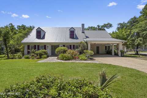 316 Ramoneda Street, Bay Saint Louis, MS 39520