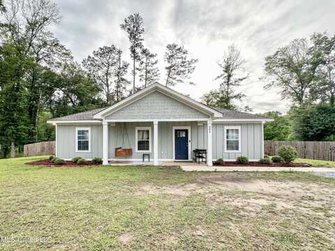 202 Ridge Lane, Lucedale, MS 39452