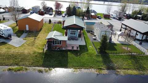 210 Guinevere Dr, Usk, WA 99180