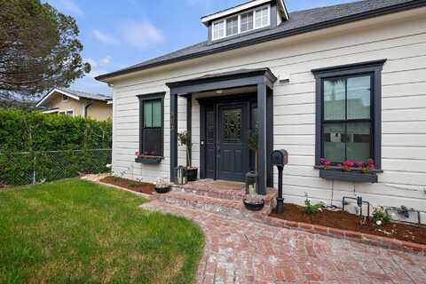 910 N Nopal Street, SANTA BARBARA, CA 93103