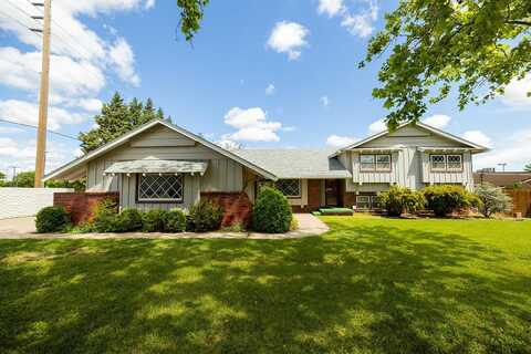 8002 E Lynwood, Wichita, KS 67207