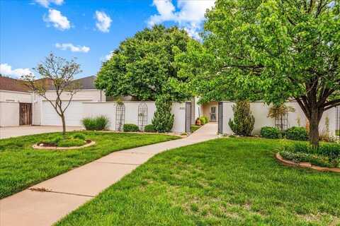 822 N Glenmoor Dr, Wichita, KS 67206