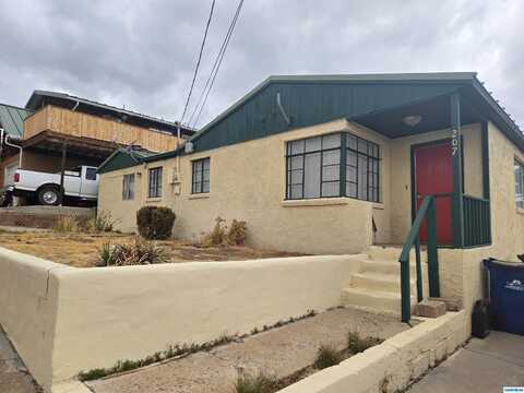 207 E 23rd Street, Silver City, NM 88061