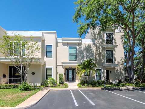 2807 W HAWTHORNE ROAD, TAMPA, FL 33611