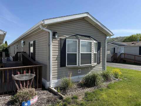 33150 Donna Drive, Prairie Du Chien, WI 53821