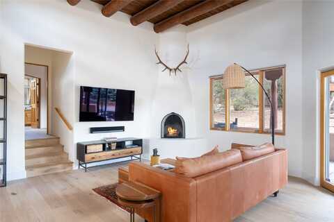 839 Camino Francisca, Santa Fe, NM 87506
