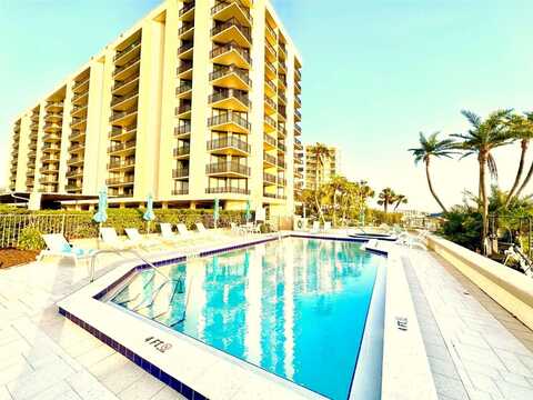 690 ISLAND WAY, CLEARWATER BEACH, FL 33767