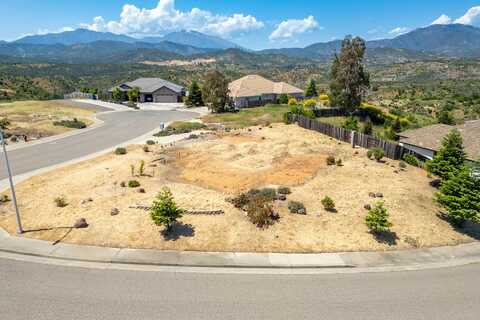 4806 Ferrington Court, Redding, CA 96003