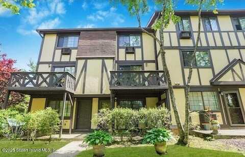 49 Devon Loop, Staten Island, NY 10314
