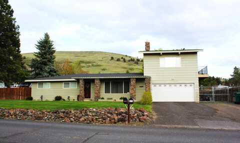 2003 Carlson Drive, Klamath Falls, OR 97603