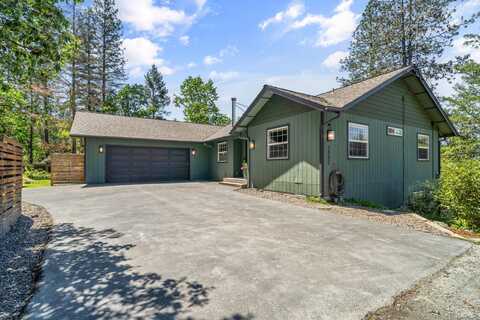 3003 Midway Avenue, Grants Pass, OR 97527