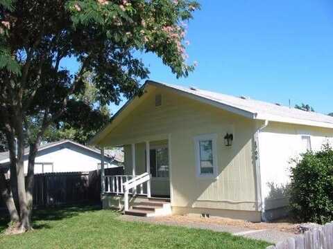 1706 SW I Street, Grants Pass, OR 97526