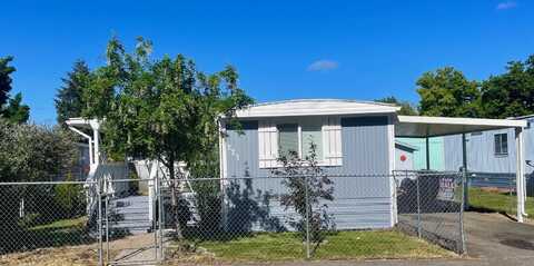 227 Chestnut Lane, Grants Pass, OR 97526