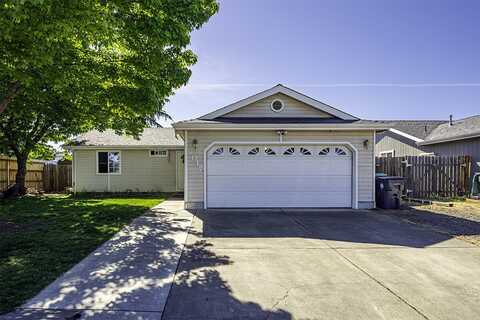 8017 Thunderhead Avenue, White City, OR 97503