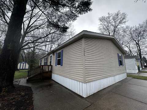13420 Pinewood Drive, Grand Haven, MI 49417