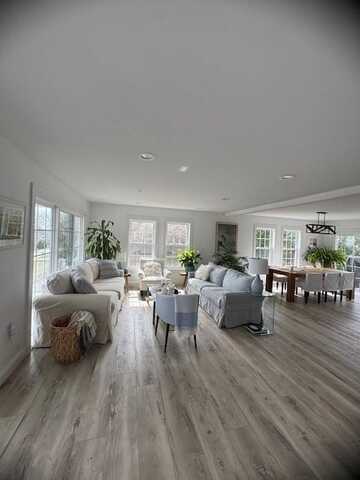 3 Baldwin Road, Middletown, RI 02842