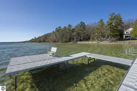 7753 Woodland Drive, Honor, MI 49640