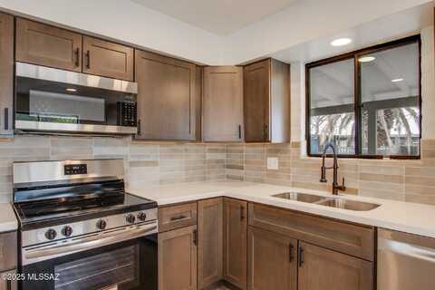 6728 S Missiondale Road, Tucson, AZ 85756