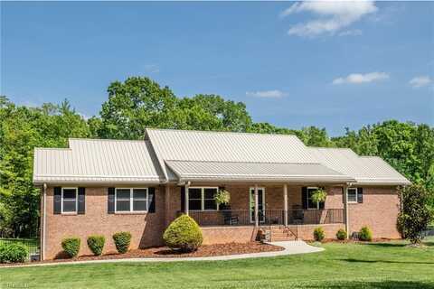 2021 Covington Road, King, NC 27021