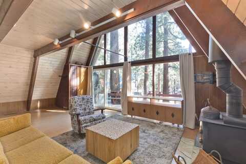 22 Slalom Lane, Mammoth Lakes, CA 93546