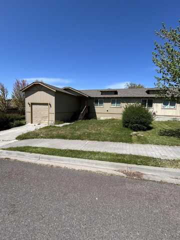 400 SE Carmen Way, Madras, OR 97741