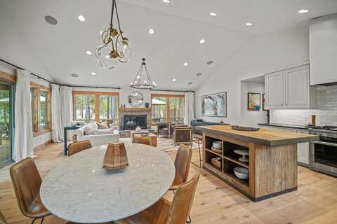 56836 Pine Bough Lane, Sunriver, OR 97707