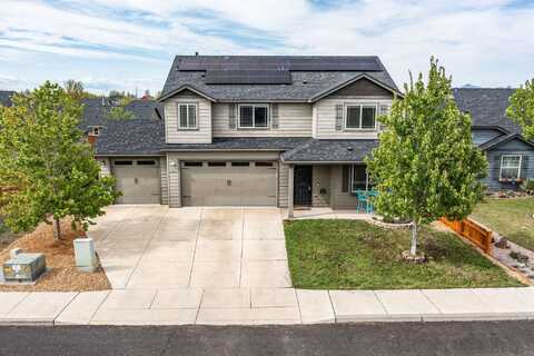 3133 SW Evergreen Avenue, Redmond, OR 97756