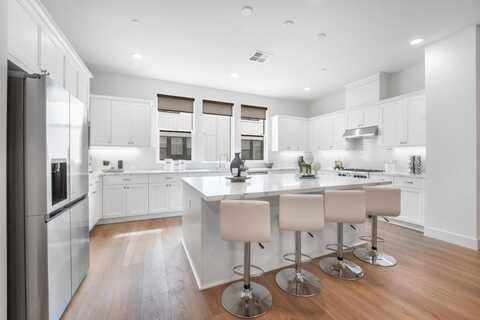 2180 Corsair ST, ALAMEDA, CA 94501