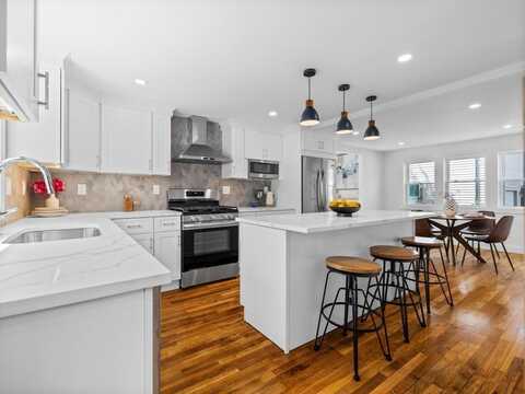44 Greenhalge St, Medford, MA 02155