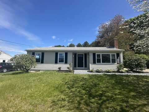 84 New Hampshire Ave, Somerset, MA 02726