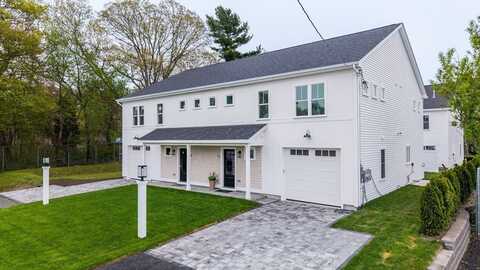 12 Hayes St, Acushnet, MA 02743