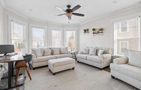 143 North St, Salem, MA 01970
