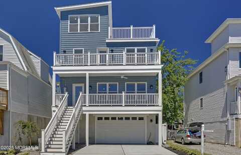 14 Barberie Avenue, Highlands, NJ 07732