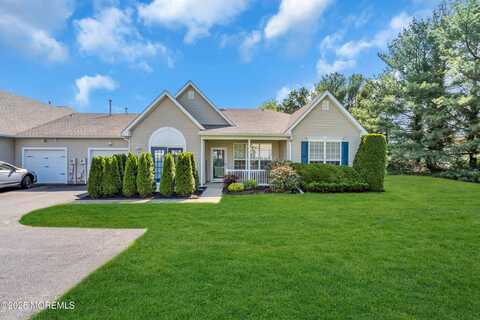 32 Sunnybrook Lane, Lakewood, NJ 08701