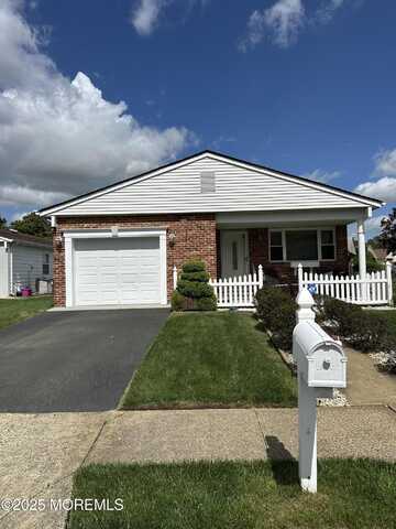 1 Lagos Court, Toms River, NJ 08757
