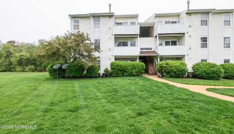 10 Basset Court, Tinton Falls, NJ 07753