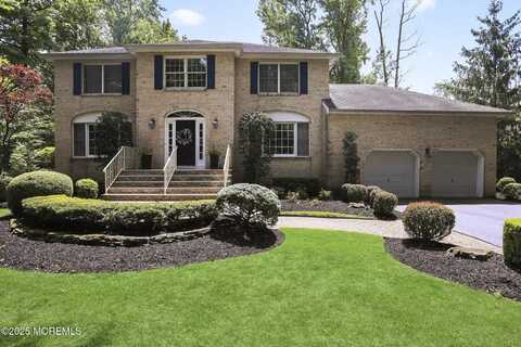 8 Roxbury Lane, Manalapan, NJ 07726
