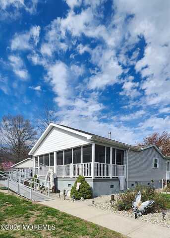 271 Laura Court, Spotswood, NJ 08884