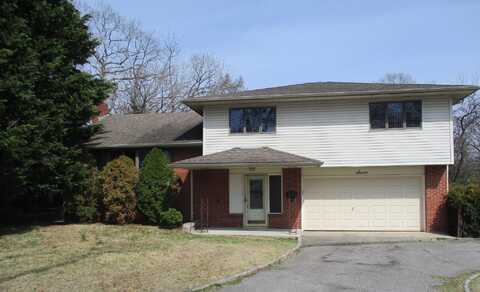 7 Gillette Avenue, Patchogue, NY 11772