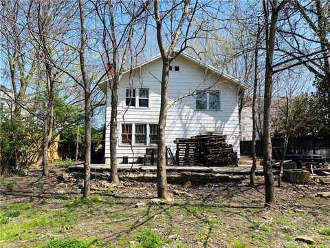 887 S Lt Col Leroy Pond AVE, Fayetteville, AR 72701