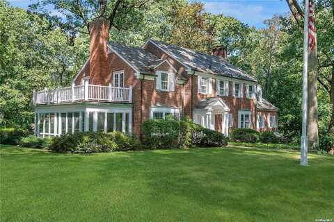 3 Barkers Point Road, Sands Point, NY 11050