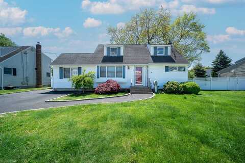 6 Pompano Lane, Massapequa Park, NY 11762