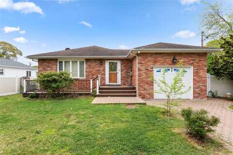 12 Pinelawn Avenue, Farmingville, NY 11738