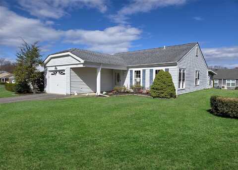562 Stratford Lane, Ridge, NY 11961